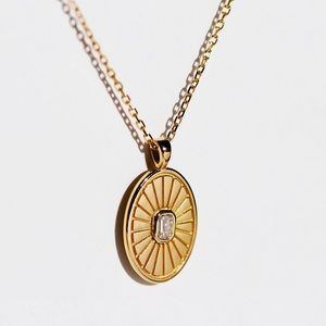 Vrai Inner Truth Medallion